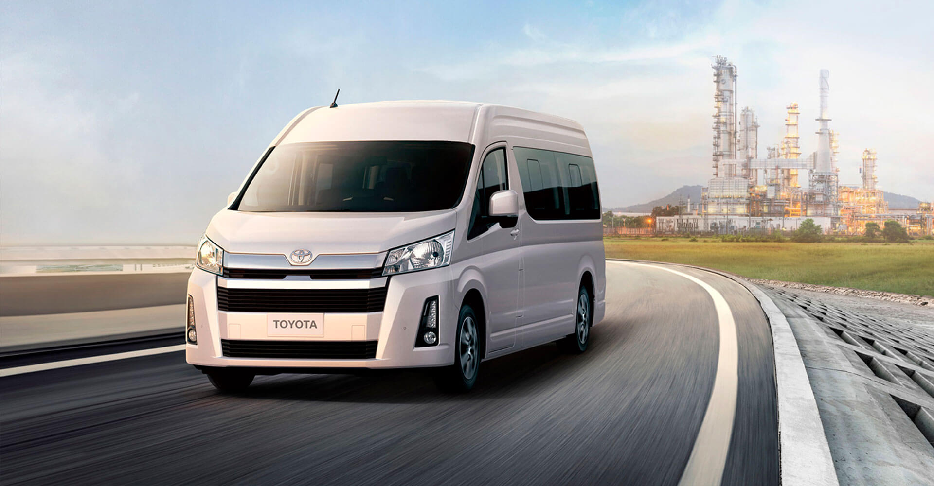 Conoce las cualidades y características de Toyota Hiace Microbus Toyota